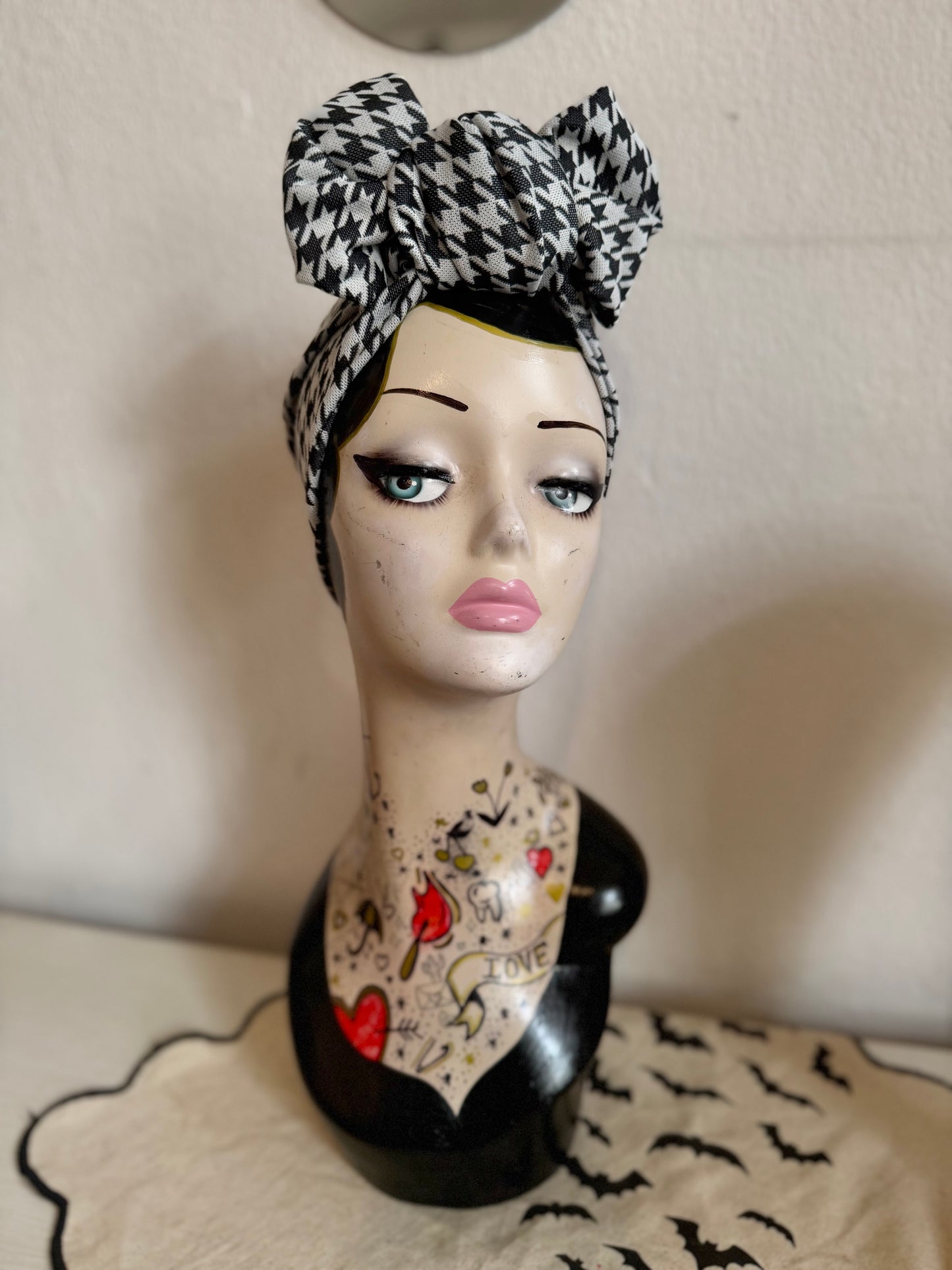 Houndstooth (Full Coverage) Alternative Fashion Pre-tied Turban