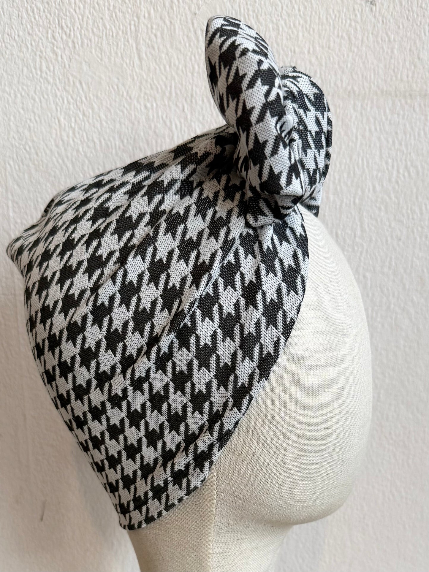 Houndstooth (Full Coverage) Alternative Fashion Pre-tied Turban