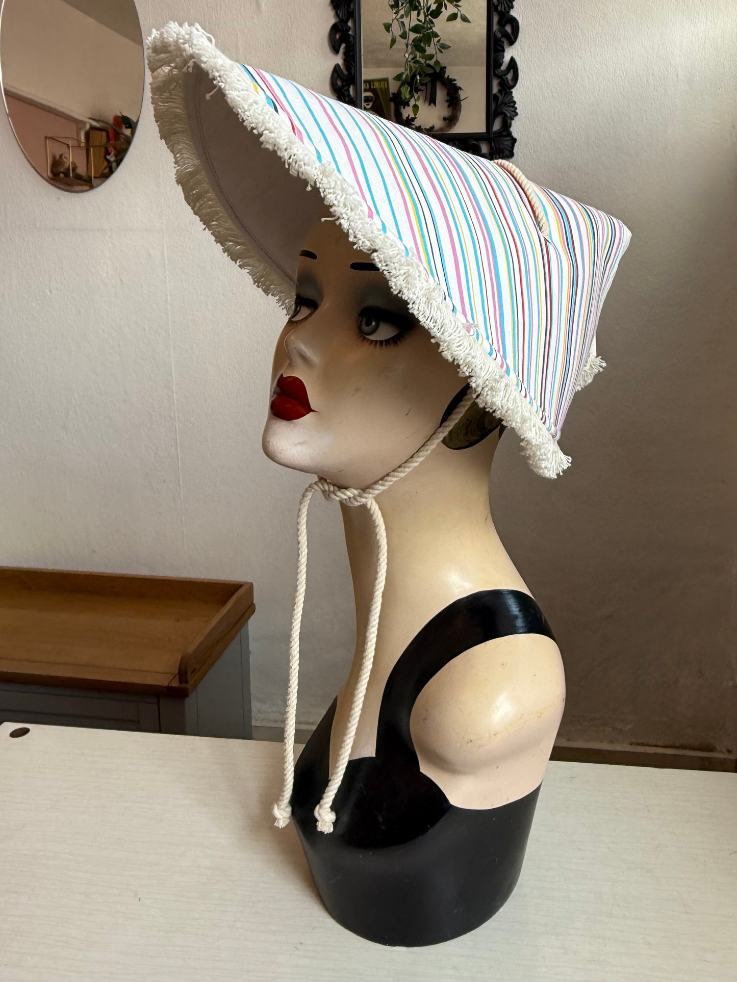 Striped retro sun hat 